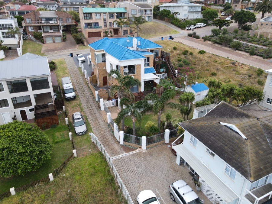 5 Bedroom Property for Sale in Wavecrest Eastern Cape